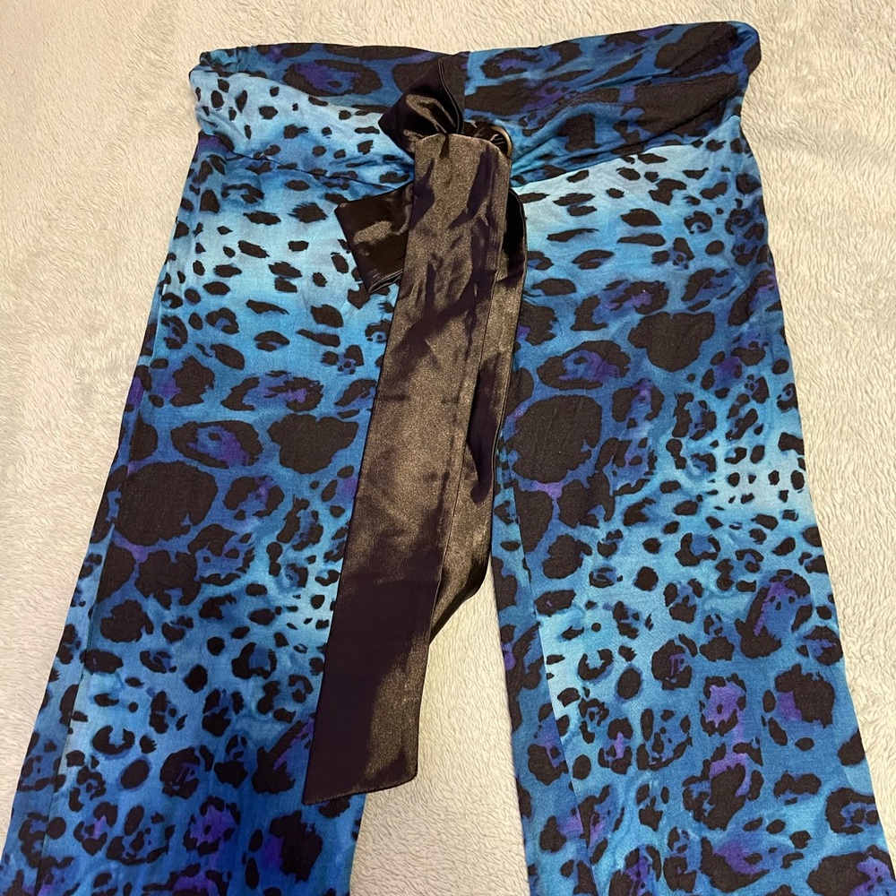 Cute Booty lounge Ultra Rare Blue Leopard pants